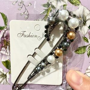 Vintage Pins & Brooches